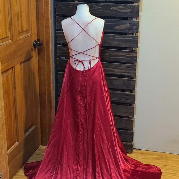 Betsy & Adam Red Floor Length Prom Formal Size 0 - Picture 3 of 9